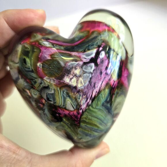 Robert Eickholt Heart Shaped Blown Glass Paperweight Green Purple Signed Vintage - Picture 1 of 12